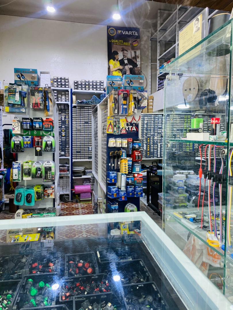 khadraoui electronics Store