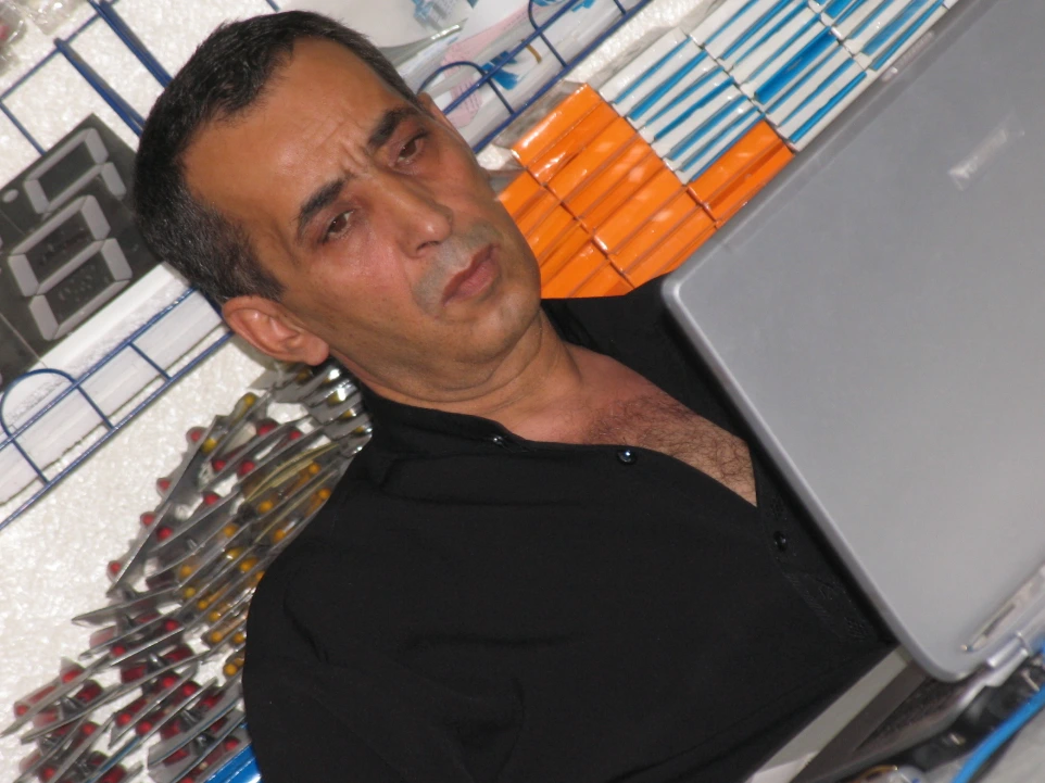 khadraoui ahmed founder